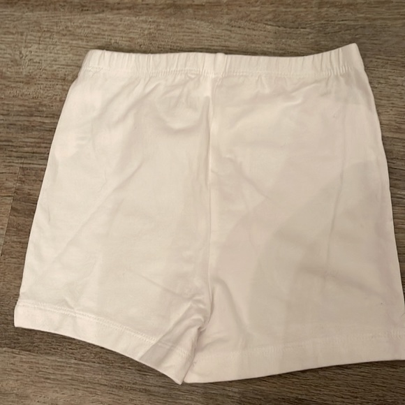 The children’s place tumbling shorts black and white. 1 pair of each. - Picture 5 of 7